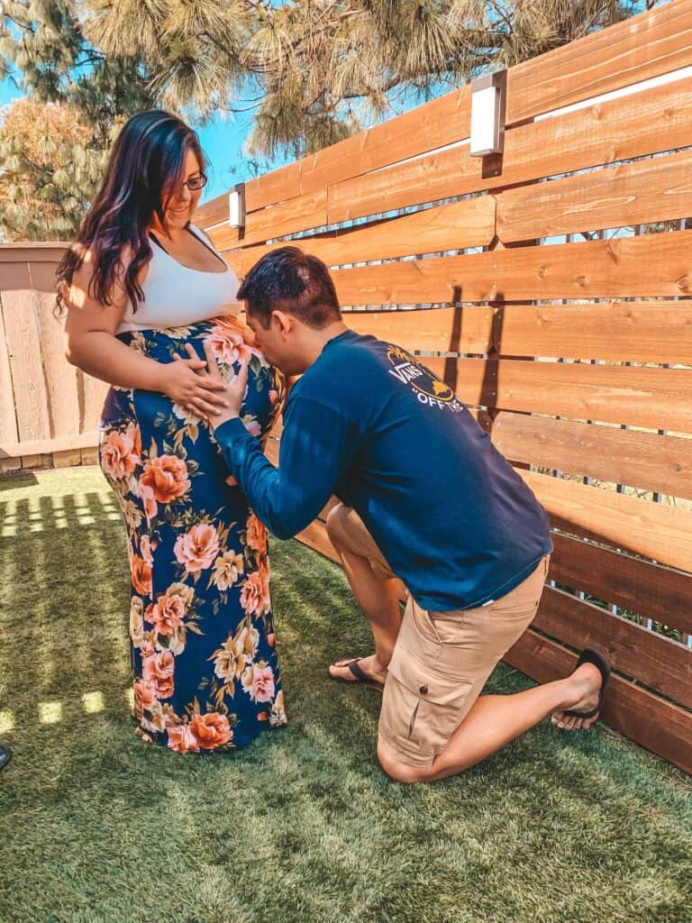 backyard maternity photo