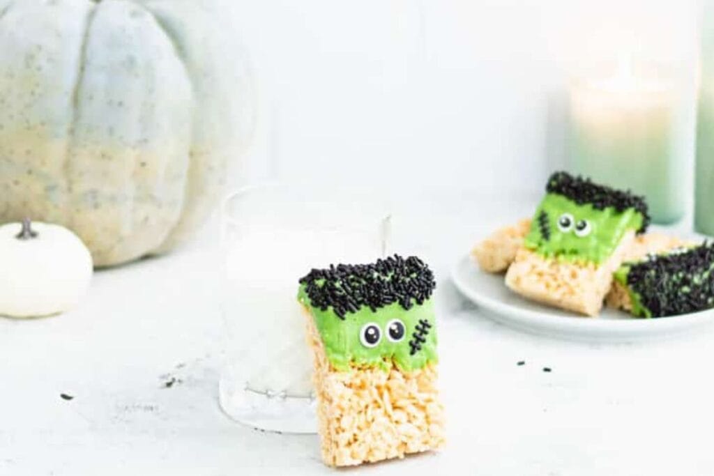 This image shows rice krispie treats decorated as Frankenstein