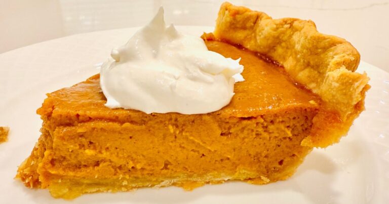 close up of pumpkin pie image for the article "delicious thanksgiving treats for kids"